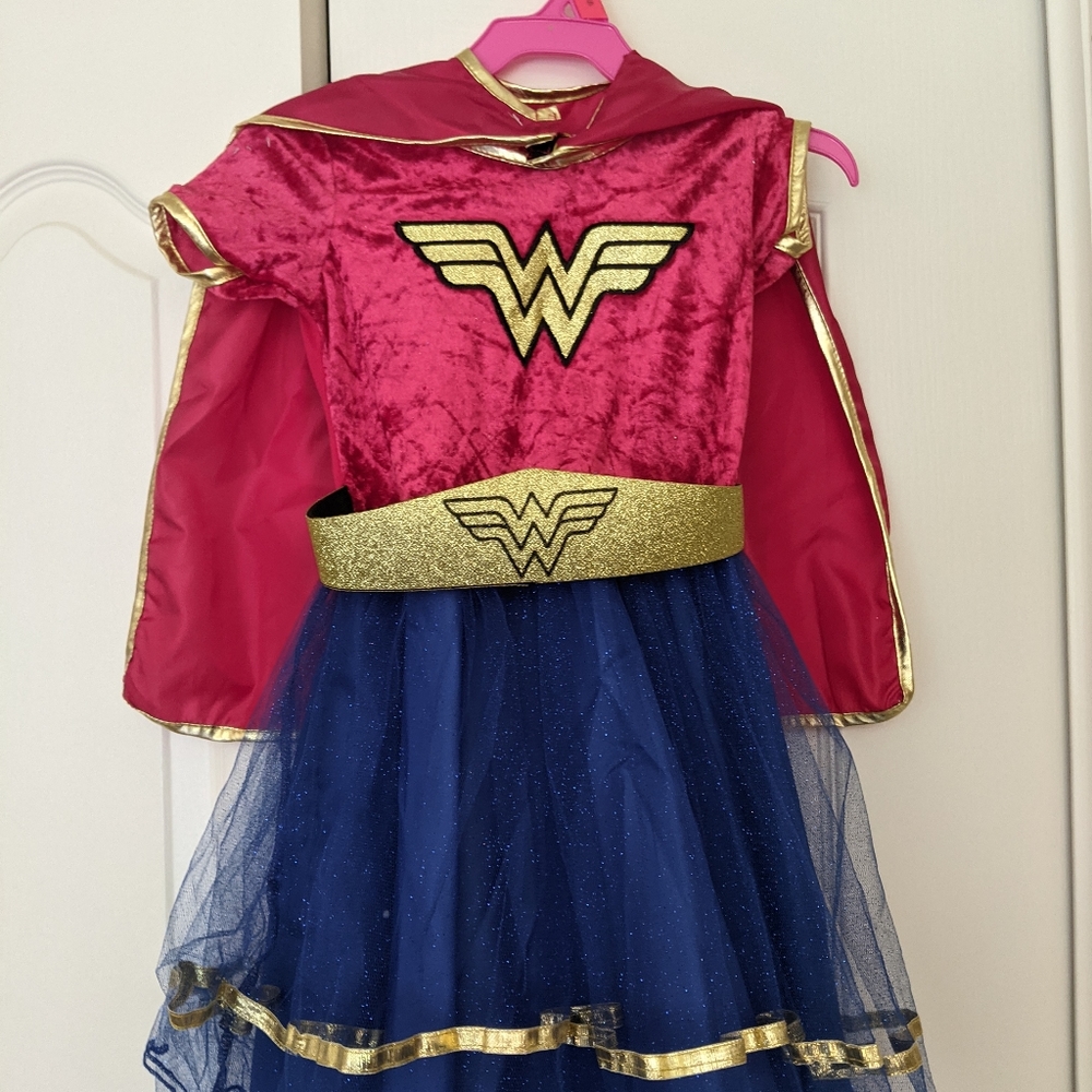 Girls Size S Wonder Woman Costume